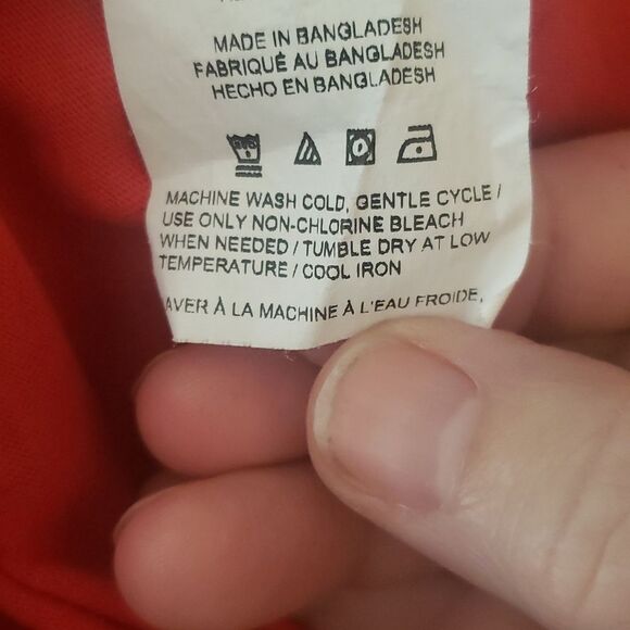 Unisex Puma Red T-Shirt with Black Graphics Youth Sz XL (18-20) - Picture 5 of 5